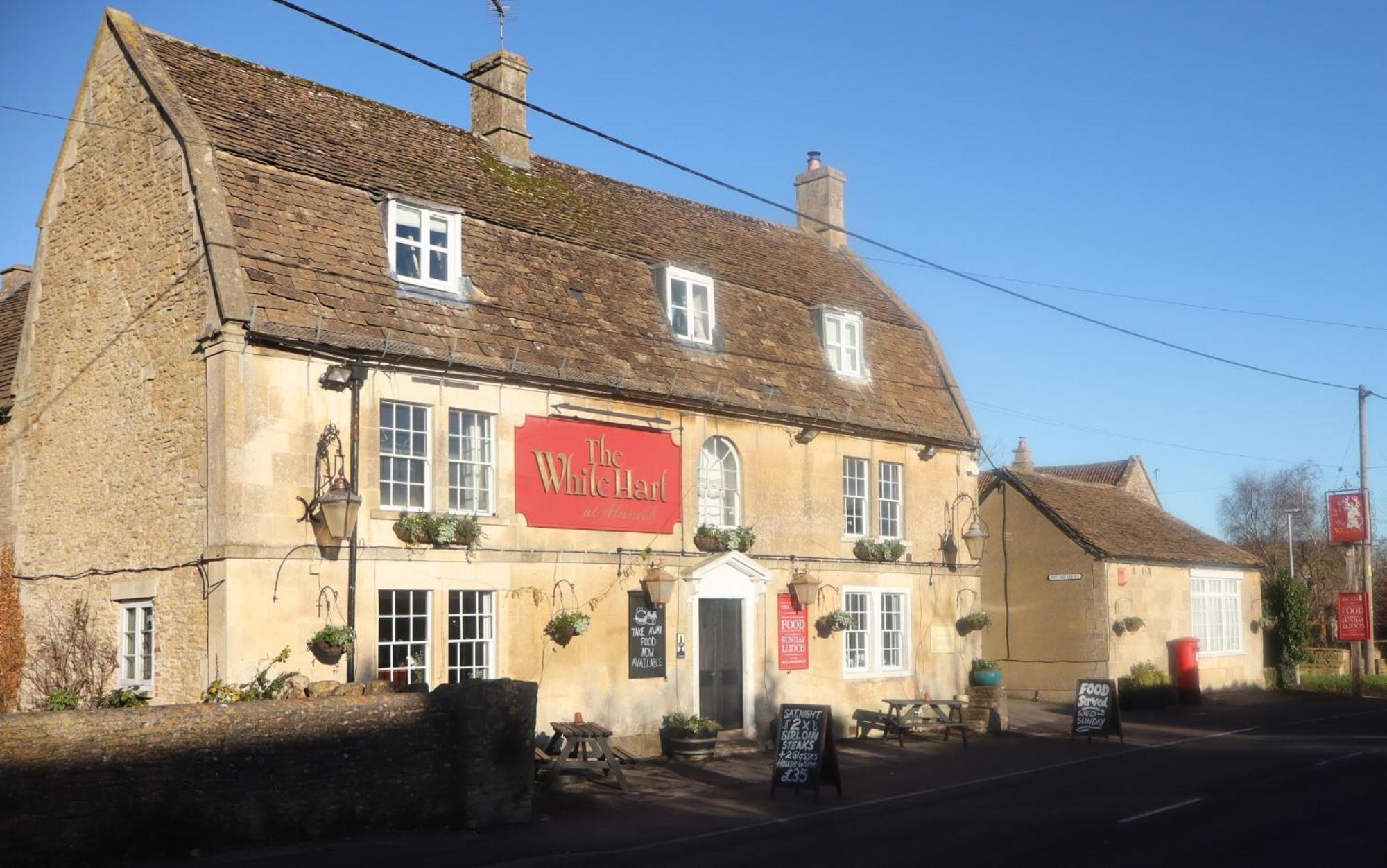 Hotel The White Hart Atworth Esterno foto