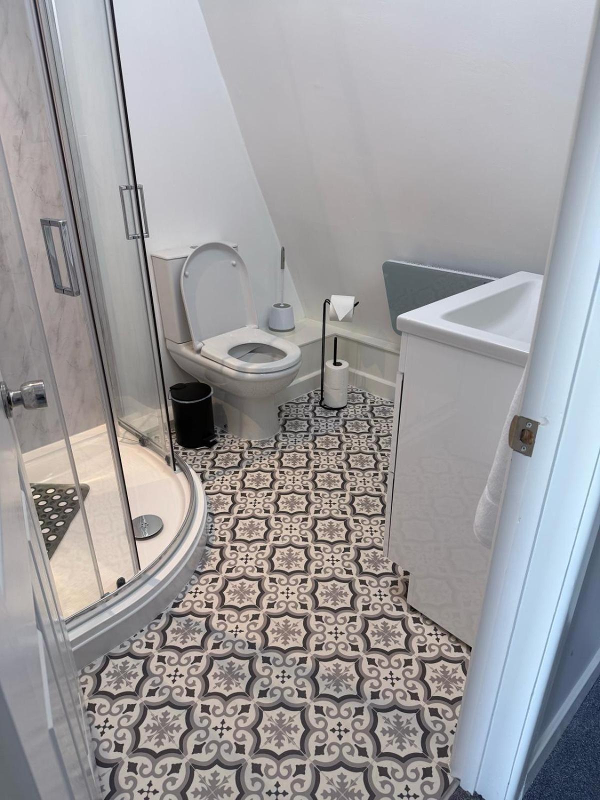 Hotel The White Hart Atworth Esterno foto