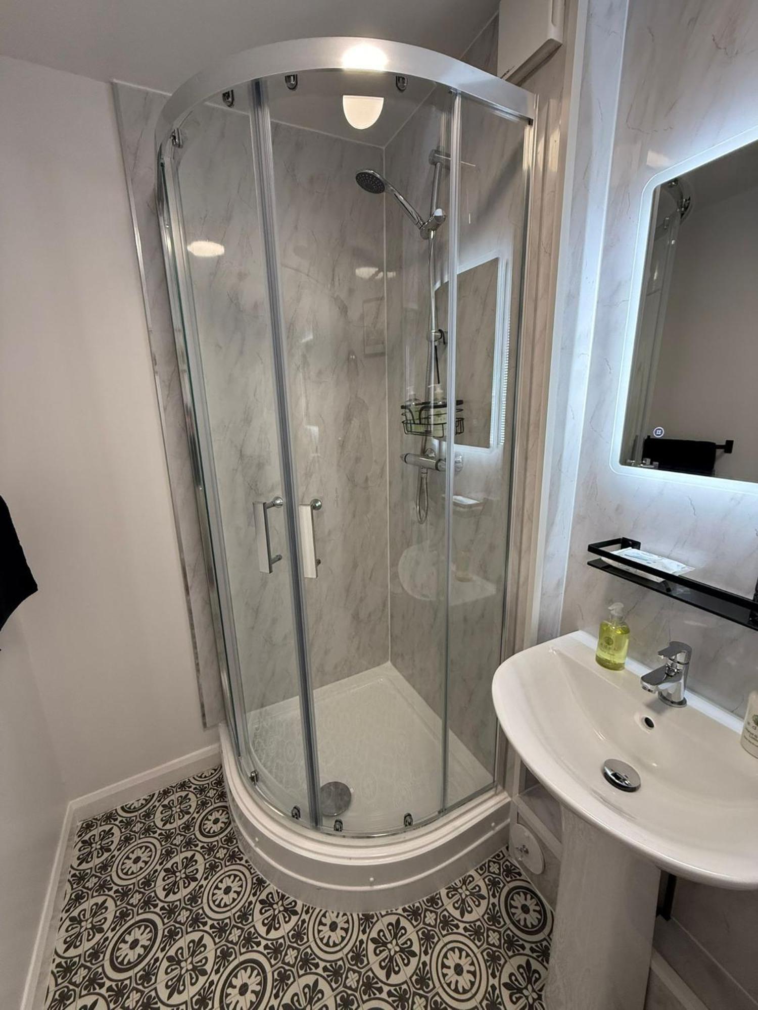 Hotel The White Hart Atworth Esterno foto